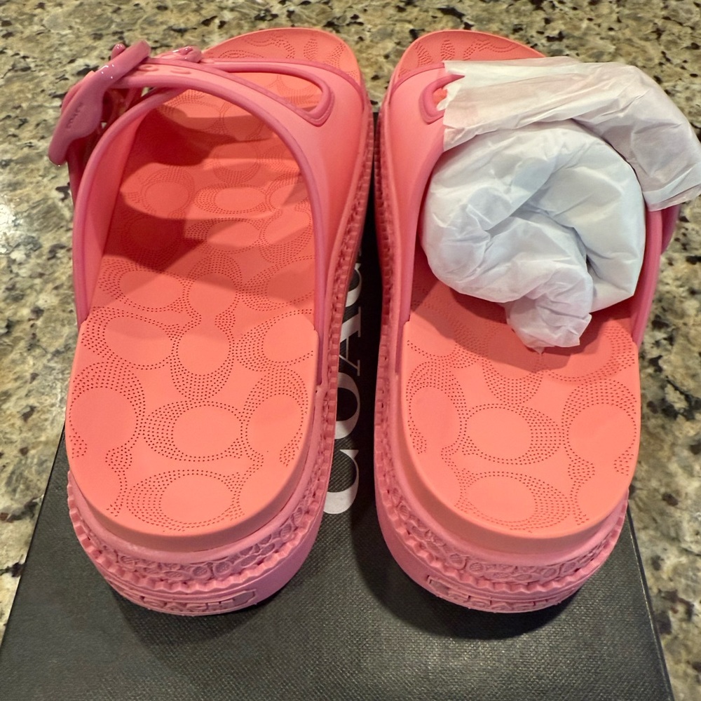 NIB Coach Pink Lainey Rubber Sandals Sz 8 - Picture 5 of 6